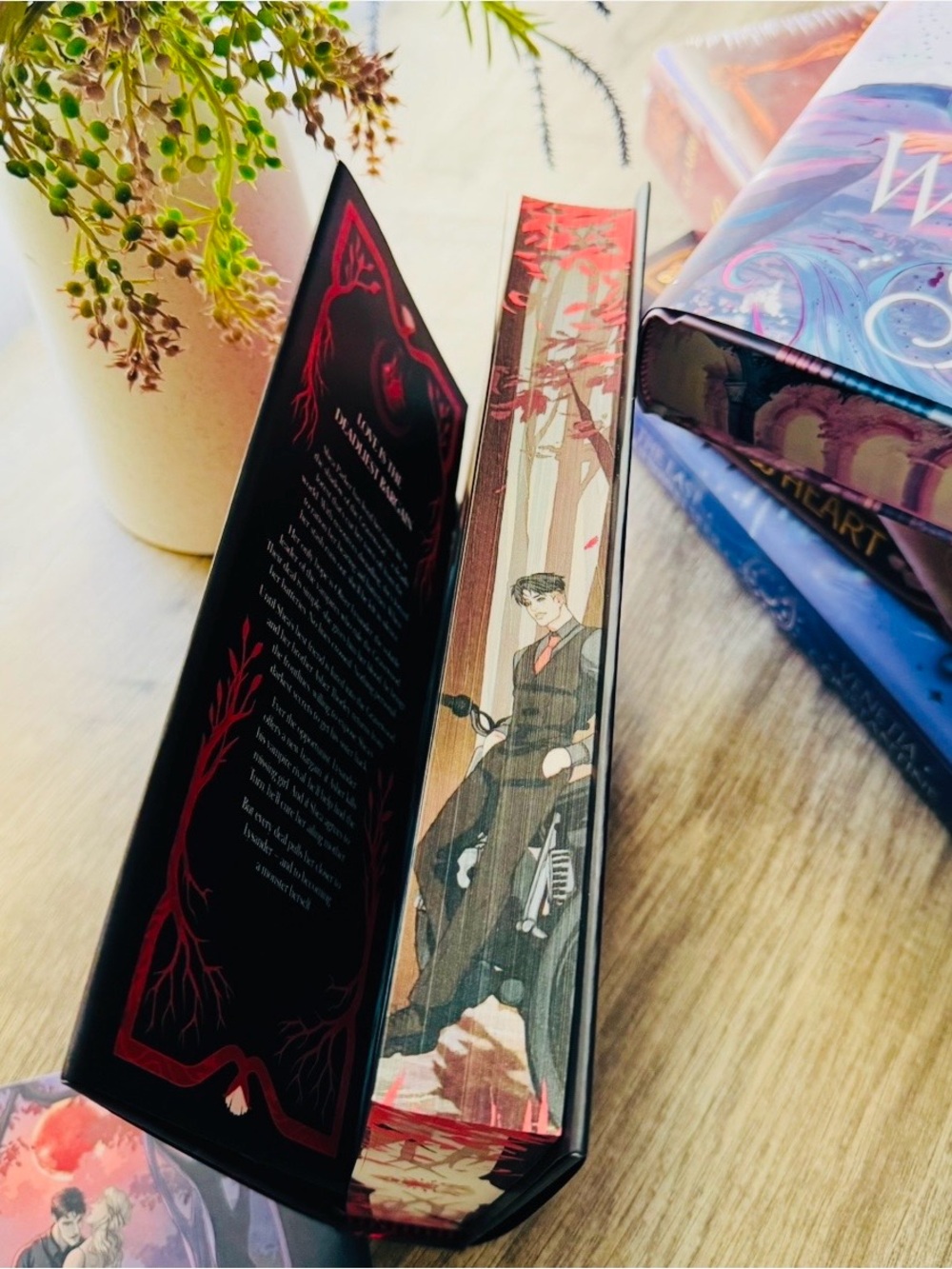 Fairyloot Exclusive Edition The Gravewood by Kelly Andrew